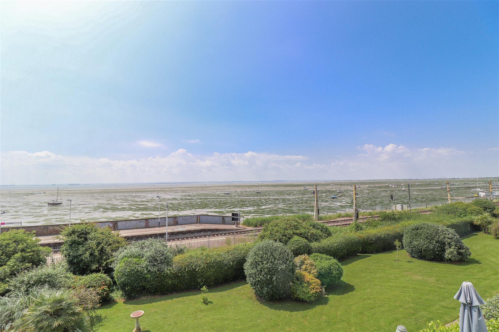 Appointmoor Seabrink, Undercliff Gardens, LeighOnSea
